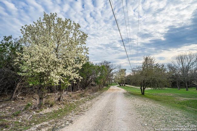 3420 Junction Hwy, House other with 2 bedrooms, 2 bathrooms and null parking in ingram TX | Image 28