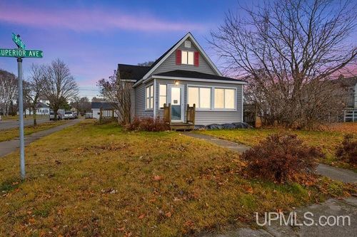 501 Superior Avenue, Gladstone, MI, 49837 | Card Image