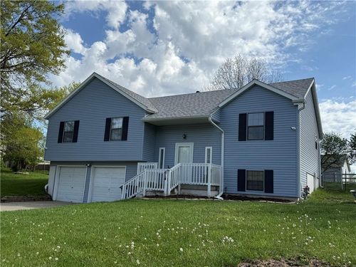 614 Se 145th Rd, Warrensburg, MO, 64093-7326 | Card Image
