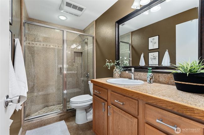 Primary Bathroom | Image 19