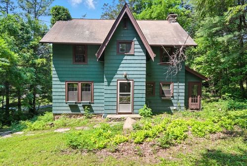 75 Reservation Rd, Holyoke, MA, 01040-9718 | Card Image