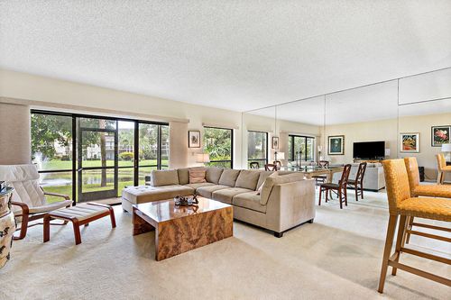 426-11863 Wimbledon Cir, Wellington, FL, 33414-6037 | Card Image