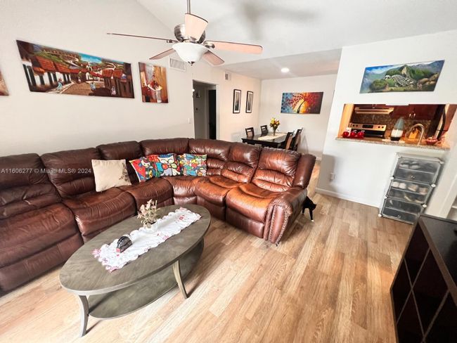 APT-1236 - 733 Riverside Dr, Condo with 1 bedrooms, 1 bathrooms and null parking in Coral Springs FL | Image 23