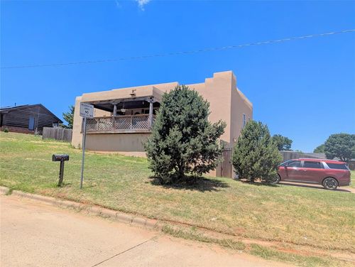 1405 Redstone Drive, Clinton, OK, 73601 | Card Image