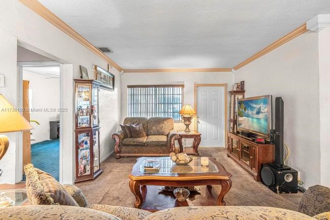 5320 Sw 18 Th St, House other with 3 bedrooms, 1 bathrooms and null parking in West Park FL | Image 7