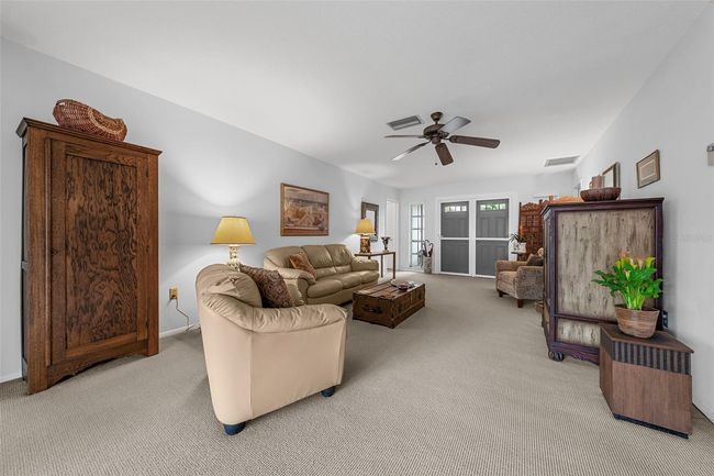 7460 W Country Club Dr N, Condo with 2 bedrooms, 2 bathrooms and null parking in Sarasota FL | Image 9