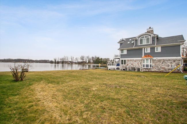 997 Sherbrooke St, Home with 3 bedrooms, 1 bathrooms and null parking in Commerce Twp MI | Image 5