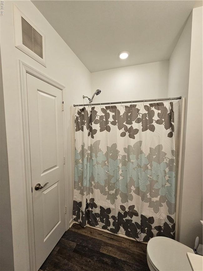 Hall Bath | Image 20