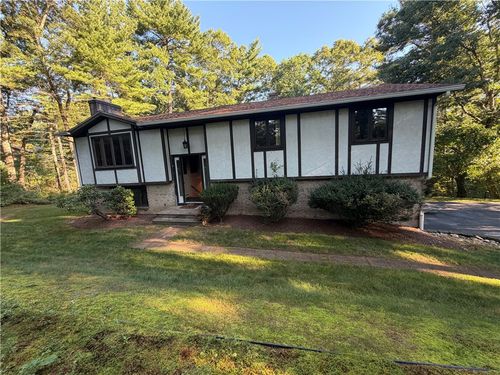 162 Lake Dr, West Greenwich, RI, 02817-1611 | Card Image