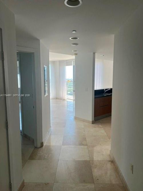apt-3314-1050 Brickell Ave, Miami, FL, 33131-3914 | Card Image