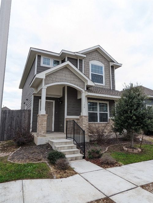 135 Frasier Dr, San Marcos, TX, 78666-1233 | Card Image