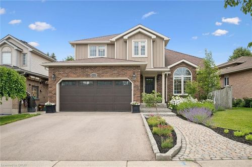 622 Westfield Dr, Waterloo, ON, N2T2P2 | Card Image