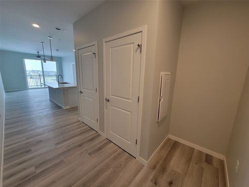 2501-545 Market St, West Des Moines, IA, 50266-3885 | Card Image
