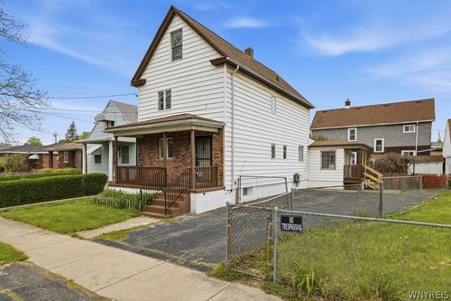 2426 Falls St, Niagara Falls, NY, 14303-1912 | Card Image