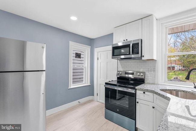 6411 Clearview St, Townhouse with 3 bedrooms, 2 bathrooms and null parking in PHILADELPHIA PA | Image 7