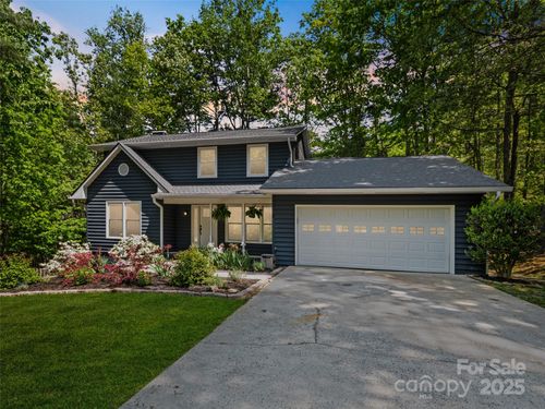 2 Glenwood Cir, Arden, NC, 28704-3144 | Card Image