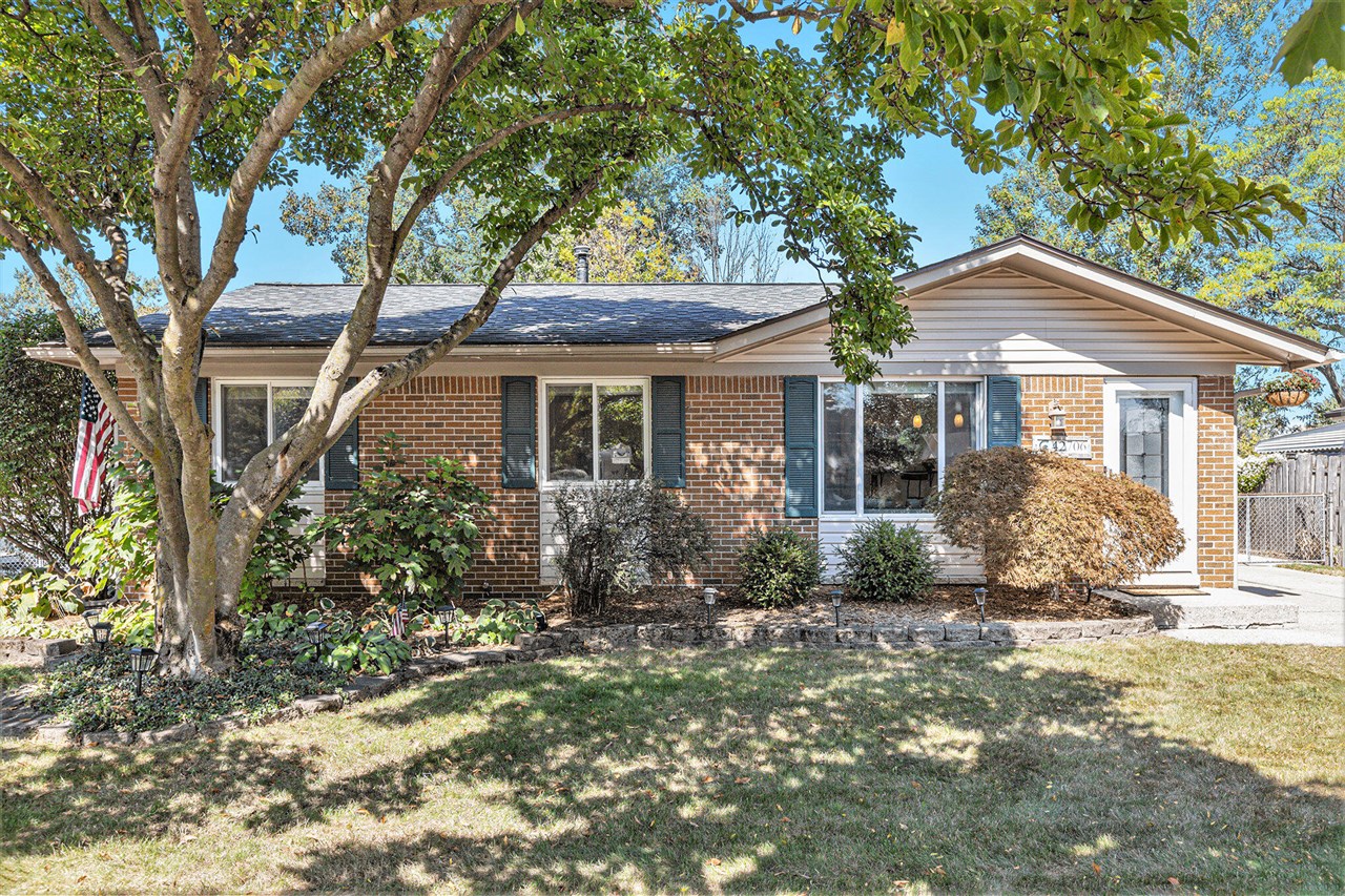 Somerset Dr, Canton, MI 48187
