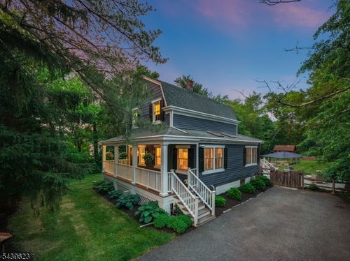 413 Mountain Ave, Gillette, NJ, 07933-2013 | Card Image