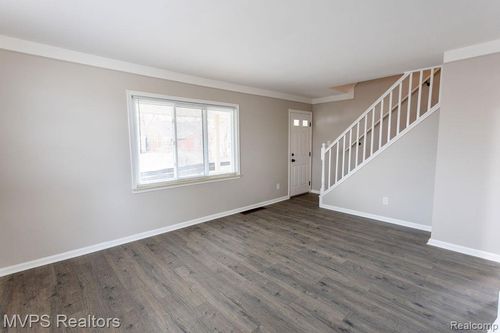 20220 Lancaster St, Harper Woods, MI, 48225-1632 | Card Image