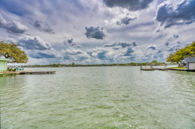 1833 Highland Dr, House other with 3 bedrooms, 2 bathrooms and null parking in Highland Haven TX | Image 26