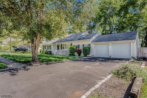 77 Pine St, Newton, NJ, 07860-2526 | Card Image