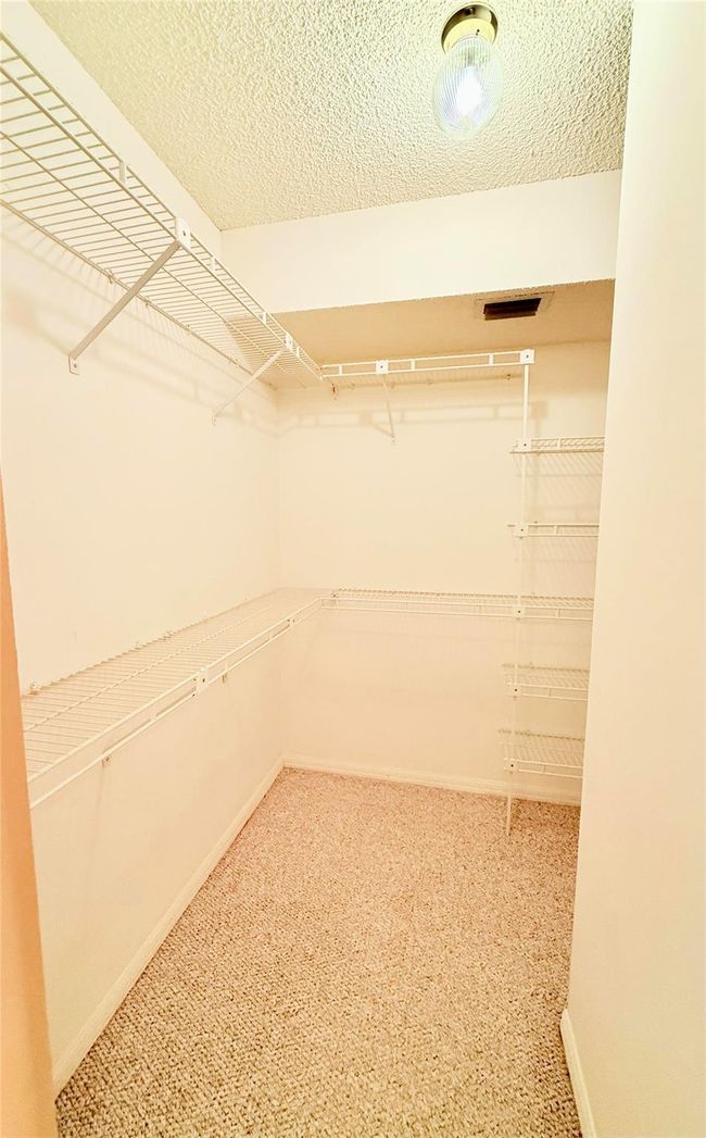 Master closet | Image 13
