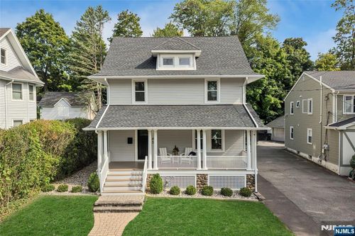 43 Garfield Pl, Ridgewood, NJ, 07450-3724 | Card Image