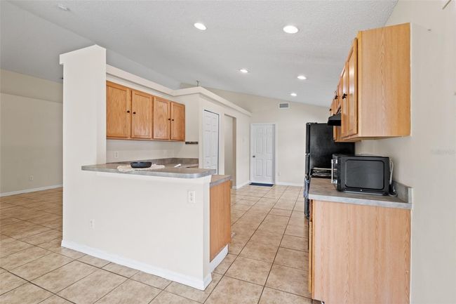 536 Cheshire Way, House other with 4 bedrooms, 2 bathrooms and null parking in DAVENPORT FL | Image 8