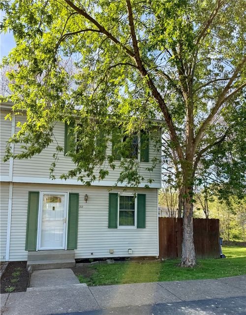 312 Parkwood Dr, Cranberry Twp, PA, 16066-6368 | Card Image