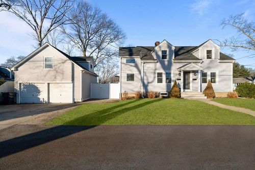 5 Shippen Ave, Warwick, RI, 02888-5129 | Card Image