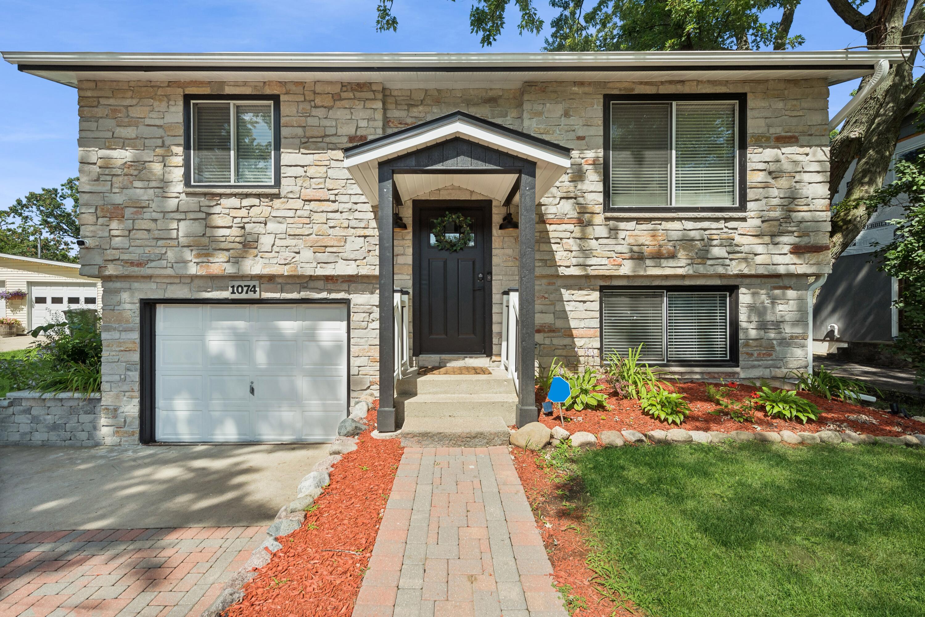 Mobile St, Lake Geneva, WI 53147