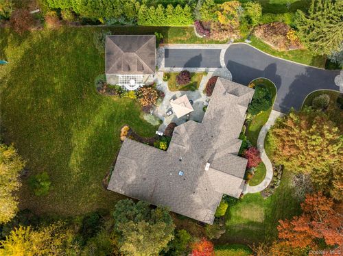 12 Orchard Dr, Woodbury, NY, 11797-2829 | Card Image