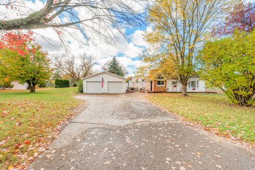 211 Gilbertson Ave, Big Rapids, MI, 49307-1641 | Card Image