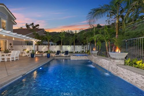 12 La Perla, Lake Forest, CA, 92610-1714 | Card Image