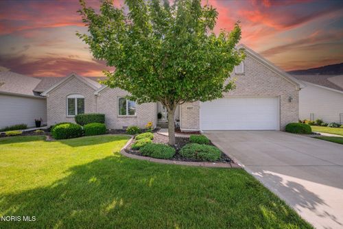 4257 Waterbend Dr E, Maumee, OH, 43537-9117 | Card Image