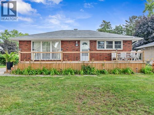 3226 Woodlawn Ave, Windsor, ON, N8W2J2 | Card Image
