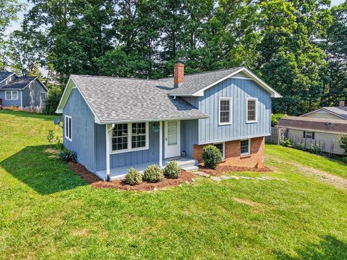 77 Amelia Ln, Hillsville, VA, 24343-4471 | Card Image