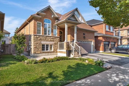 14 Sleepy Hollow Pl, Whitby, ON, L1R0E4 | Card Image