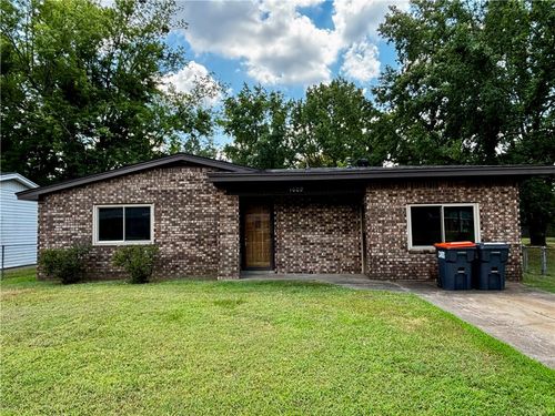 1002 E F St, Russellville, AR, 72801-4224 | Card Image