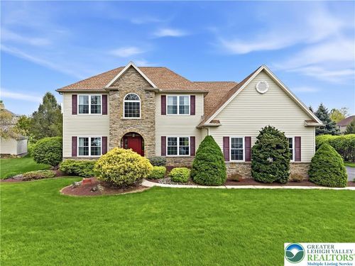 2317 Bordeaux Dr, MACUNGIE, PA, 18062-8755 | Card Image
