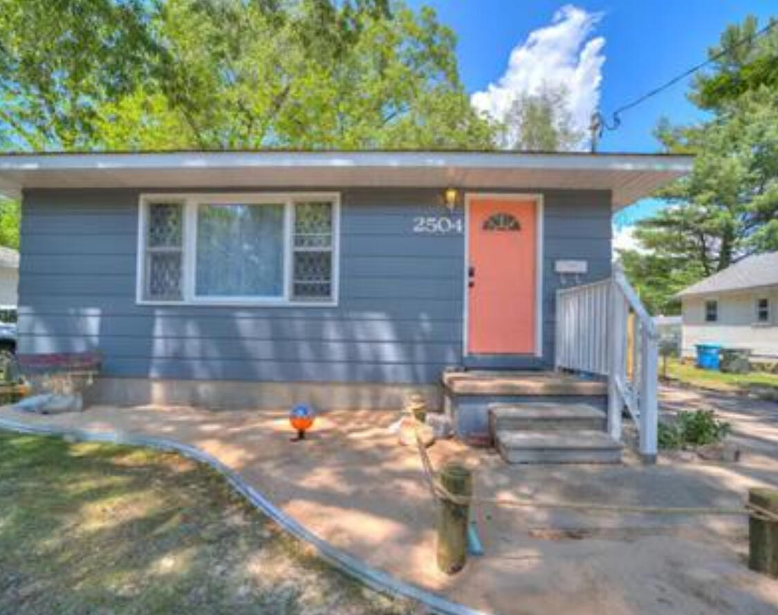 Philo Ave, Muskegon, MI 49441
