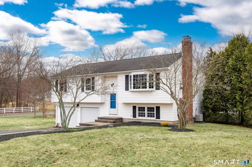 8 Still Field Rd, Manchester, CT, 06040-6318 | Card Image