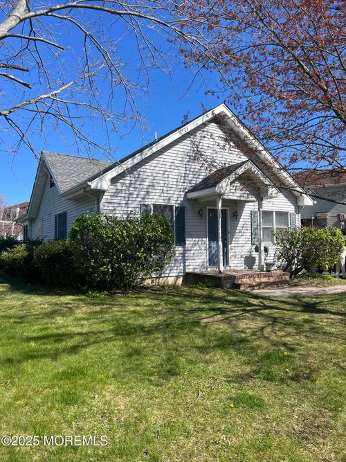 465 Adrian Ave, Oceanport, NJ, 07757-1301 | Card Image