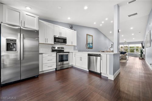 3504 Antarctic Cir, NAPLES, FL, 34112-5008 | Card Image