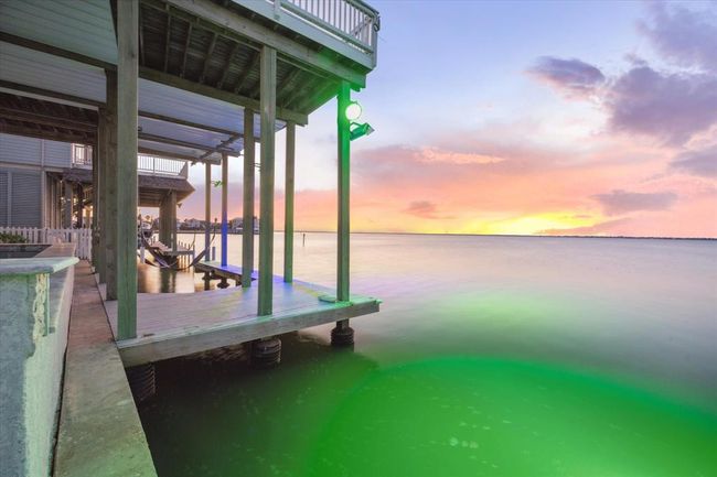1640 Windsong Way, House other with 3 bedrooms, 5 bathrooms and 2 parking in Tiki Island TX | Image 39
