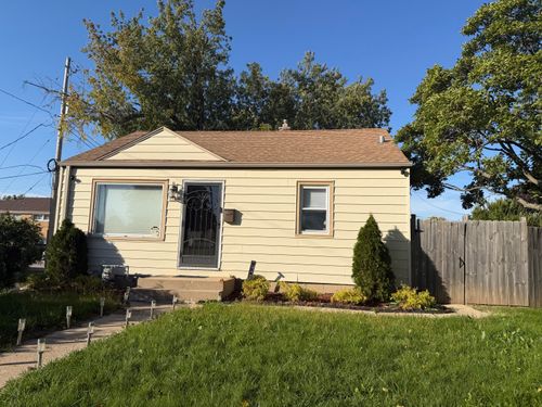 7544 W Nash St, Milwaukee, WI, 53216-1923 | Card Image