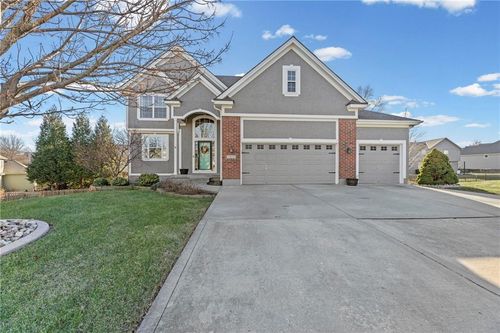 2605 Sw 10th Ct, Lee's Summit, MO, 64081-3847 | Card Image