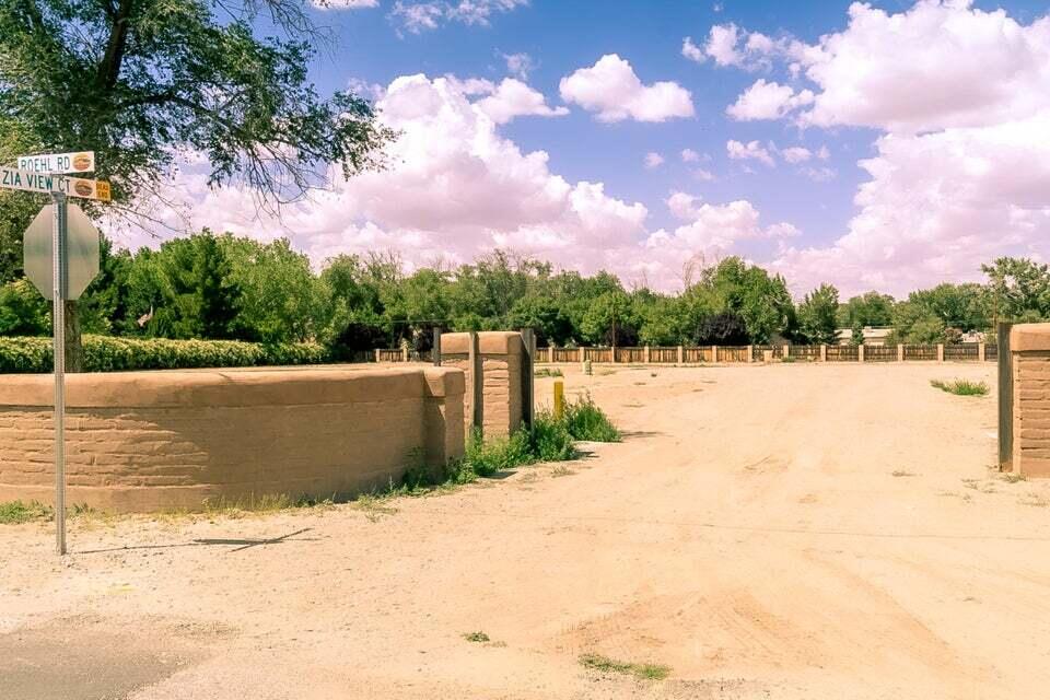 Land in Los Ranchos 4