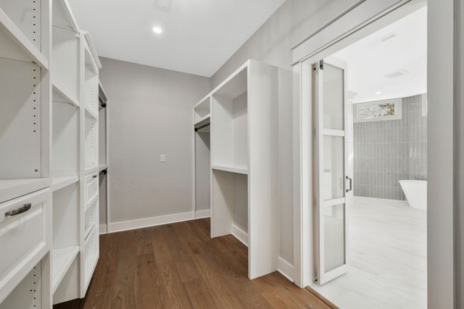 Primary Closet | Image 35