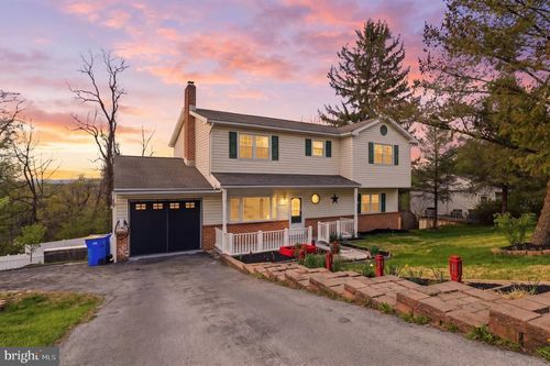 6230 Hocker Dr, HARRISBURG, PA, 17111-3333 | Card Image